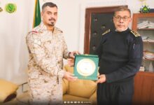 صورة قايد أركان البحرية يستقبل ملحق الدفاع السعودي