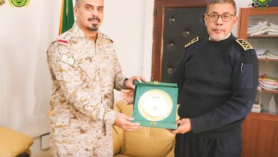 صورة قايد أركان البحرية يستقبل ملحق الدفاع السعودي