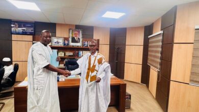 صورة رئيس حزب الإنصاف يتسلّم مهامه رسميًا في أجواء مؤسسية تعكس التداول والانضباط الحزبي