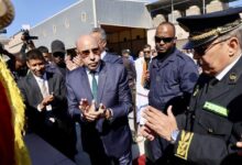 صورة رئيس الجمهورية يدشن مجمعا صناعيا لمعالجة وتثمين أسماك السطح الصغيرة