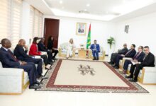 صورة الوزير الأول يستقبل المديرة العامة للعمليات في البنك الدولي