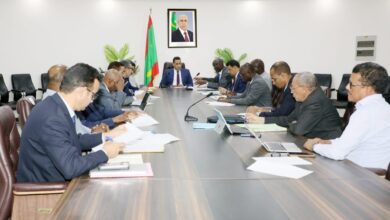 صورة الوزير الأول يترأس اجتماع اللجنة المكلفة باكتتاب 3آلاف موظف