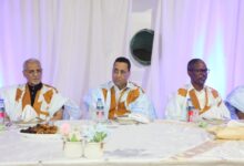 صورة الوزير الأول يقيم حفل عشاء على شرف نواب الجمعية الوطنية