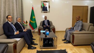 صورة وزير الصيد والبنى التحتية البحرية والمينائية، يستقبل السفير المصري