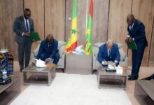 صورة توقيع بروتوكول اتفاق للتعاون البرلماني بين موريتانيا والسنغال