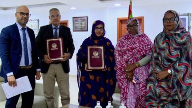 صورة توقع اتفاقية بين وزارة البيئة والمجلس الجهوي لتيرس زمور