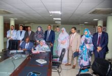 صورة وزيرة التجارة والسياحة تشرف على توقيع اتفاقية لخفض أسعار المواد الأساسية