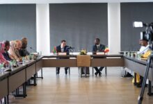 صورة الوزير الأول ونظيره السنغالي يترأسان اجتماع مجلس الأعمال الموريتاني – السنغالي