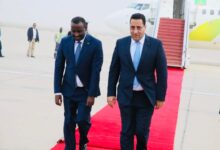 صورة الوزير الأول يعود إلى نواكشوط قدما من دكار