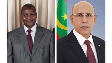 صورة رئيس الجمهورية يهنئ  السيد فاوستين أرانج تواديرا، بمناسبة إعادة انتخابه رئيسا لجمهورية إفريقيا الوسطى.