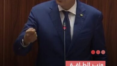 صورة وزير الطاقة والنفط يعرض أمام البرلمان خطة الحكومة لمعالجة انقطاعات الكهرباء