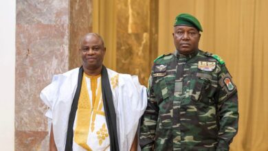 صورة سفير موريتانيا لدي جمهورية النيجر يقدم أوراق اعتماده