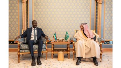 صورة وزير المعادن والصناعة يبحث مع نظيره السعودي تطوير الشراكة بين البلدين