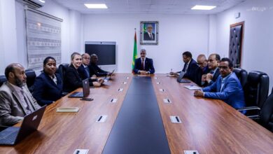 صورة وزير الزاعة يبحث مع بعثة من البنك الدولي  تحضير المرحلة الثانية من المشروع الجھوي  للتنمية المندمجة في حوض نھر السنغال