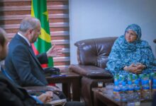 صورة رئيسة جهة نواكشوط تستقبل سفير تركيا في موريتانيا