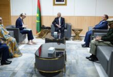 صورة وزير الدفاع يستقبل القائم بالأعمال بالنيابة في سفارة الولايات المتحدة الأميركية