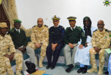 صورة وفد عسكري يقدم واجب العزاء في وفاة جندي ثاني ابوبا با أمباي