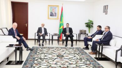 صورة الوزير الأول يستقبل سفيري بريطانيا والبرازيل