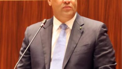 صورة الوزير الأول يعود إلى نواكشوط قادما من الإمارات