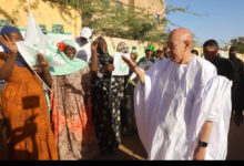 صورة رئيس الجمهورية يزور مركز التكوين والترقية الاجتماعية للأطفال ذوي الإعاقة في كيهيدي