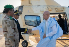 صورة رئيس الجمهورية يصل  إلى مدينة أمبود، المحطة الثالثة من زيارة الاطلاع والعمل التي يؤديها لولاية كوركل.