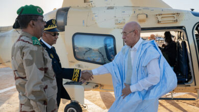 صورة رئيس الجمهورية يصل  إلى مدينة أمبود، المحطة الثالثة من زيارة الاطلاع والعمل التي يؤديها لولاية كوركل.