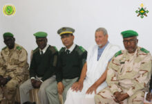 صورة وفد عسكري يقدم واجب العزاء في وفاة ضابط صف الداه محفوظ غالي