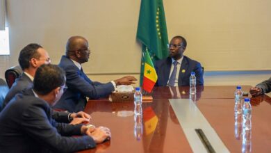 صورة وزير الشؤون الخارجية يؤدي زيارة مجاملة للوزير الأول السنغالي