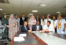 صورة وزارة التجارة تبرم اتفاقا لتسقيف أسعار الدجاج والبيض والبصل والبطاطس مع اتحادية التجار