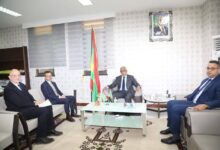 صورة وزير الشؤون الاقتصادية يتباحث مع السفير الفرنسي المعتمد لدى موريتانيا