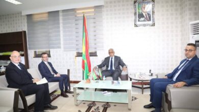 صورة وزير الشؤون الاقتصادية يتباحث مع السفير الفرنسي المعتمد لدى موريتانيا