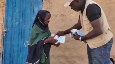 صورة المندوب العام لـلتآزر يؤدي زيارة ميدانية لقرى امبود ويشرف على توزيعات نقدية لصالح الأسر الهشة