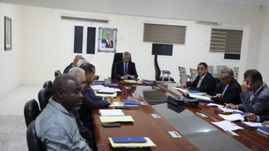 صورة مفوض حقوق الإنسان يترأس اجتماع مجلس الرقابة