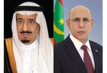 صورة رئيس الجمهورية يهنئ خادم الحرمين الشريفين بذكرى يوم التأسيس للمملكة.