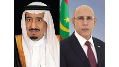 صورة رئيس الجمهورية يهنئ خادم الحرمين الشريفين بذكرى يوم التأسيس للمملكة.