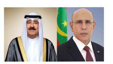 صورة رئيس الجمهورية يهنئ صاحب السمو أمير دولة الكويت بمناسبة العيد الوطني لبلاده