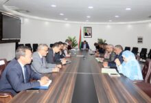 صورة الوزير الأول يترأس اجتماعا حول مشروع القانون المتعلق بالشاطئ