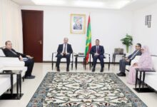 صورة الوزير الأول يستقبل السفير الجزائري المعتمد لدى موريتانيا