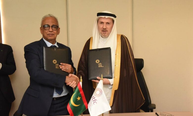 صورة اتفاقية تمويل بقيمة مليار دولار : موريتانيا توقع اتفاقية تمويل مع المؤسسة الدولية الإسلامية لتمويل التجارة