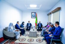 صورة وزير التكوين المهني يستقبل السفير الصيني المعتمد لدى موريتانيا