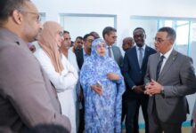 صورة وزير الصحه يتفقد وضعية الخدمات الصحية بمركز الاستطباب الوطني