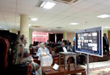 صورة وزيرة التجارة تشارك عبر تقنية الفيديو في اجتماع وزراء التجارة العرب تحضيراً لمؤتمر منظمة التجارة العالمية