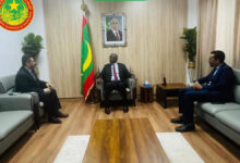 صورة وزير الشؤون الخارجية يجري مباحثات مع السفير الليبي