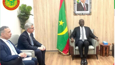 صورة وزير الشؤون الخارجية يستقبل مفوض الاتحاد الأوروبي للشؤون الداخلية والهجرة