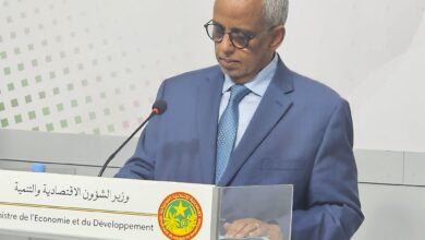صورة وزير الشؤون الاقتصادية موريتانيا تتوفر على مخزون كاف من المواد الأساسية يغطي احتياجاتها لعدة أشهر