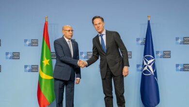 صورة رئيس الجمهورية يلتقي الأمين العام لحلف شمال الأطلسي ببروكسل