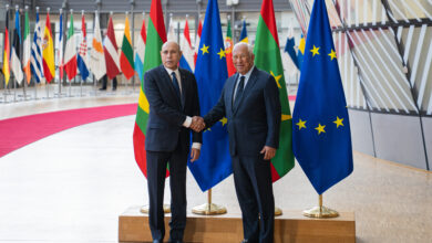 صورة رئيس الجمهورية يلتقي رئيس المجلس الأوروبي ببروكسل