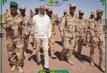 صورة وزير الدفاع وقائد الأركان العامة للجيوش يؤديان زيارة للمنطقة العسكرية الخامسة
