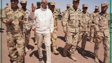 صورة وزير الدفاع وقائد الأركان العامة للجيوش يؤديان زيارة للمنطقة العسكرية الخامسة