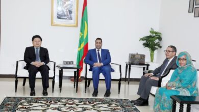 صورة الوزير الأول يستقبل السفير الصيني المعتمد لدى موريتانيا